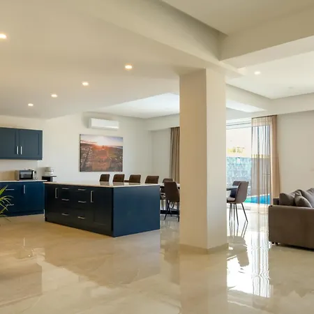 Magnifica With Jacuzzi Hot Tub And Pool *