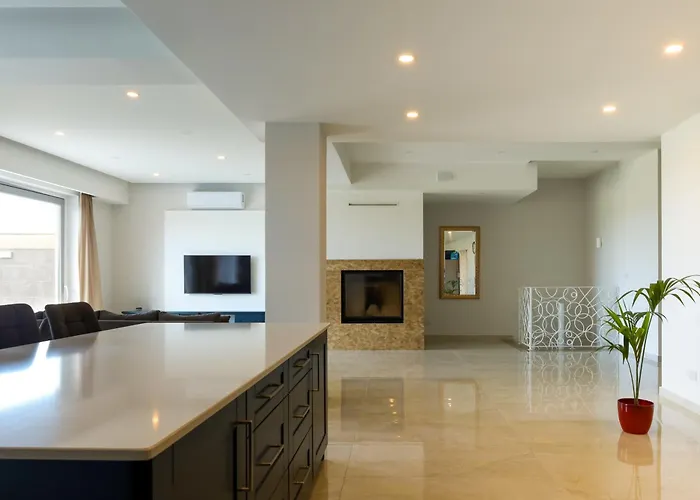 Magnifica With Jacuzzi Hot Tub And Pool בית נופש Xagħra