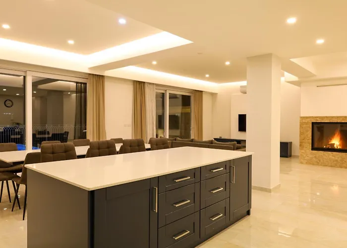 בית נופש Magnifica With Jacuzzi Hot Tub And Pool Xagħra