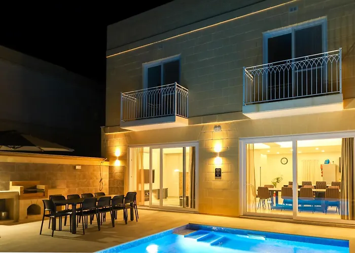 בית נופש Magnifica With Jacuzzi Hot Tub And Pool *