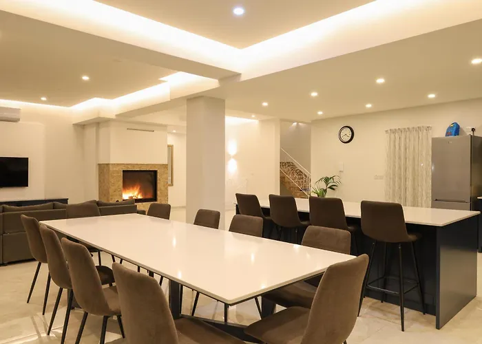 בית נופש Magnifica With Jacuzzi Hot Tub And Pool *