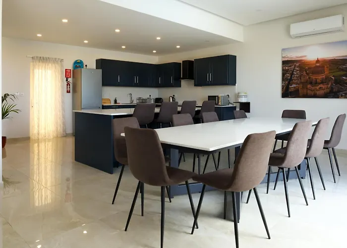 Magnifica With Jacuzzi Hot Tub And Pool Xagħra