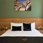 Magnifica With Jacuzzi Hot Tub And Pool Holiday home *