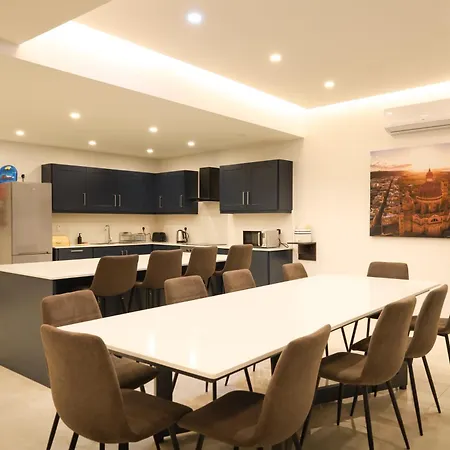 Magnifica With Jacuzzi Hot Tub And Pool Xagħra