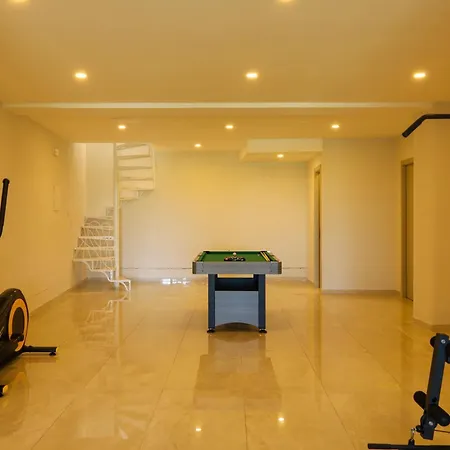 Magnifica With Jacuzzi Hot Tub And Pool