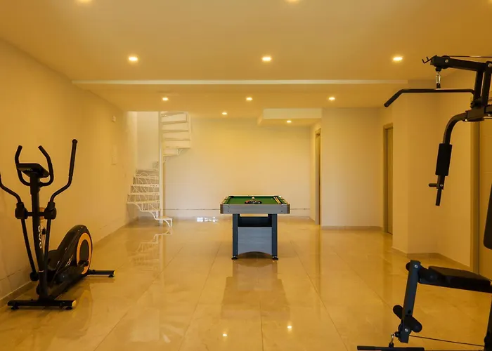 Magnifica With Jacuzzi Hot Tub And Pool